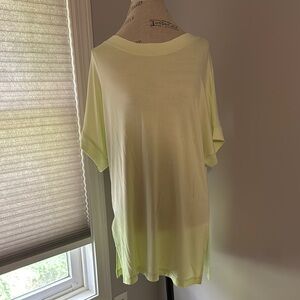 Tahlulah Top Green Short Sleeves Crew Neck NWOT